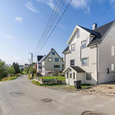 Room In Cozy Apartment 7 Min Walk From The City Center Tromsø Exterior foto